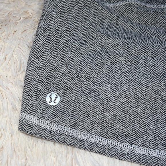 Lululemon athletica gray boogie shorts, without any tags, size 10 - Picture 10 of 16